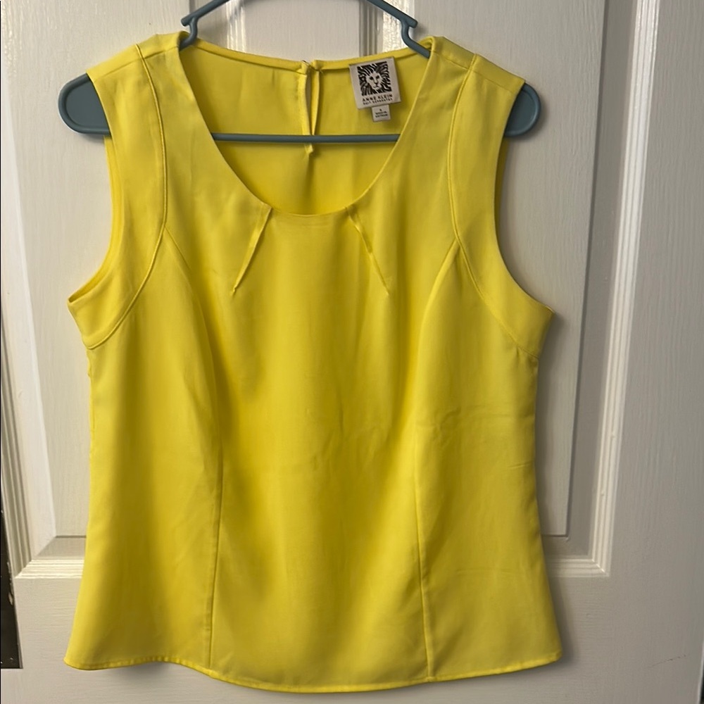 Anne Klein Yellow Sleeveless Fitted Blouse